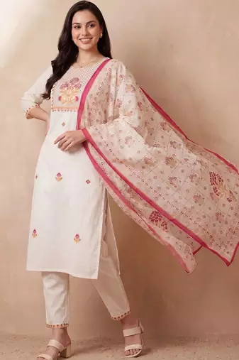 Women Floral Embroidered Regular Thread Work Pure Cotton Kurta with Trousers & With Dupatta