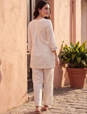 Women Floral Embroidered Regular Thread Work Pure Cotton Kurti with Trousers 6