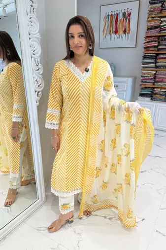 Women's Cotton Lehriya Printed Kurta and Floral print  Pant with Dupatta Set