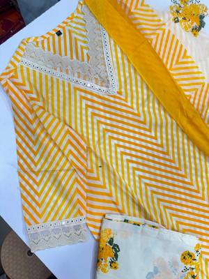 Women's Cotton Lehriya Printed Kurta and Floral print  Pant with Dupatta Set 3