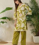 Women Floral Printed Regular Pure Cotton Kurta with Trousers