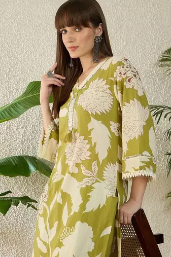 Women Floral Printed Regular Pure Cotton Kurta with Trousers