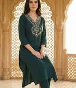 Women Ethnic Motifs Embroidered Regular Thread Work Kurta with Trousers