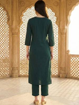 Women Ethnic Motifs Embroidered Regular Thread Work Kurta with Trousers 2