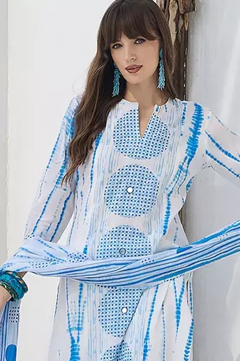 Women Geometric Dyed Cotton Kurta with Trouser & Dupatta