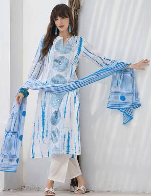 Women Geometric Dyed Cotton Kurta with Trouser & Dupatta 2