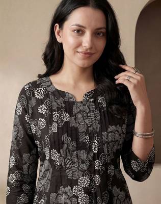 Women Floral Printed Regular Pure Cotton Kurta with Trousers 2