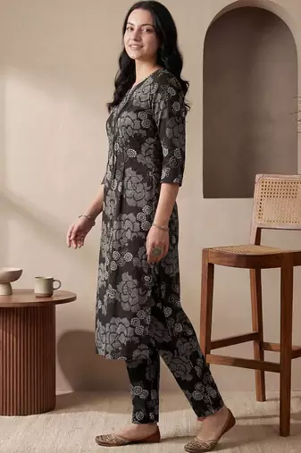 Women Floral Printed Regular Pure Cotton Kurta with Trousers
