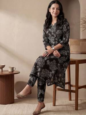Women Floral Printed Regular Pure Cotton Kurta with Trousers 5