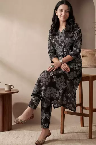 Women Floral Printed Regular Pure Cotton Kurta with Trousers