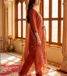 Women Ethnic Motifs Embroidered Regular Thread Work Kurta with Trousers & With Dupatta