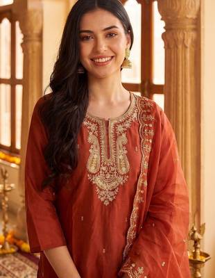 Women Ethnic Motifs Embroidered Regular Thread Work Kurta with Trousers & With Dupatta 2
