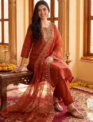 Women Ethnic Motifs Embroidered Regular Thread Work Kurta with Trousers & With Dupatta 5