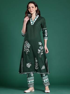Floral Printed Regular Pure Cotton Kurta with Trousers 4