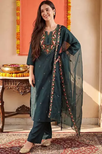 Women Floral Embroidered Regular Thread Work Kurta with Trousers & With Dupatta