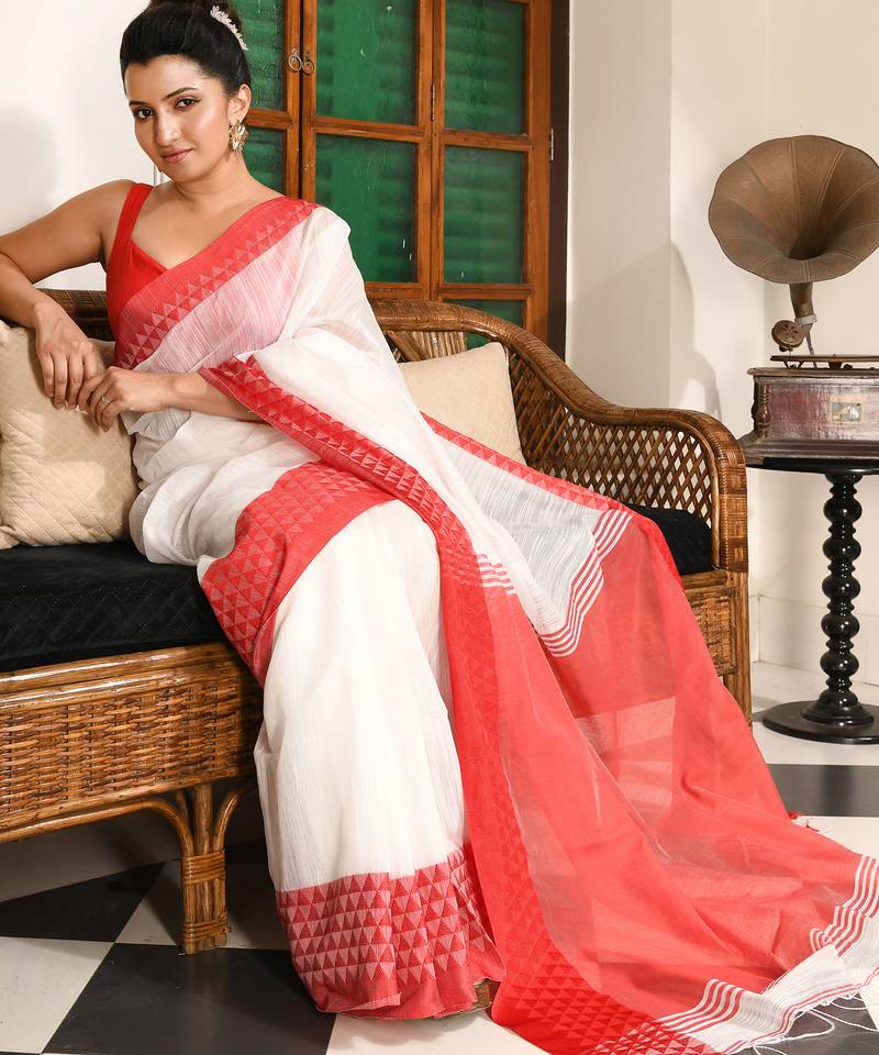 women's temple mala lal par sada sari soft cotton blend  saree with blouse piece