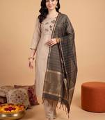 Women Floral Embroidered Regular Thread Work Kurta with Trousers & With Dupatta