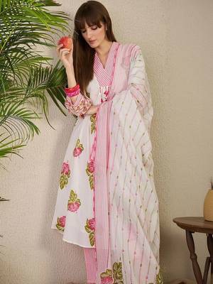 Women Floral Printed Regular Pure Cotton Kurta with Trousers & With Dupatta 3