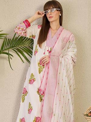 Women Floral Printed Regular Pure Cotton Kurta with Trousers & With Dupatta 4