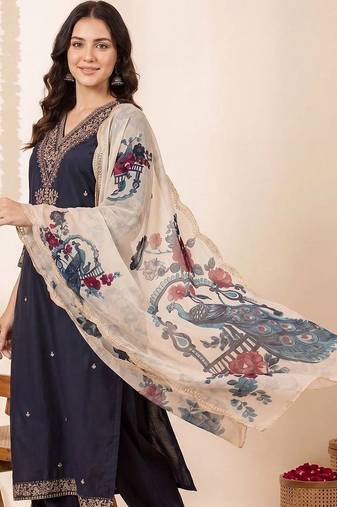 Women Ethnic Motifs Embroidered Regular Thread Work Kurta with Trousers & With Dupatta