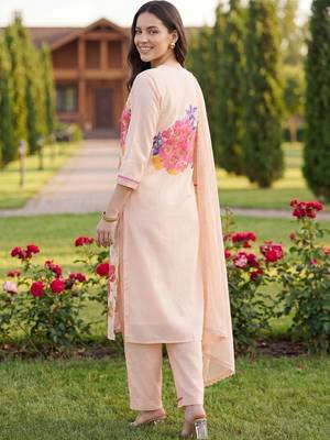 Women Floral Printed Regular Linen Kurta with Trousers & With Dupatta 6