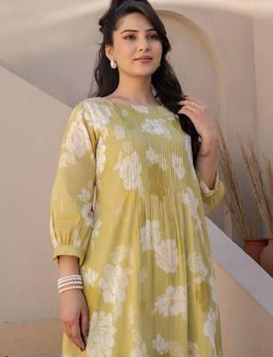 Women Floral Printed Regular Pure Cotton Kurta with Trousers 4