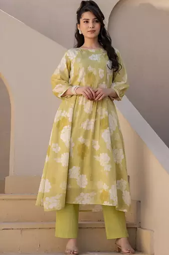 Women Floral Printed Regular Pure Cotton Kurta with Trousers
