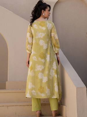 Women Floral Printed Regular Pure Cotton Kurta with Trousers 7
