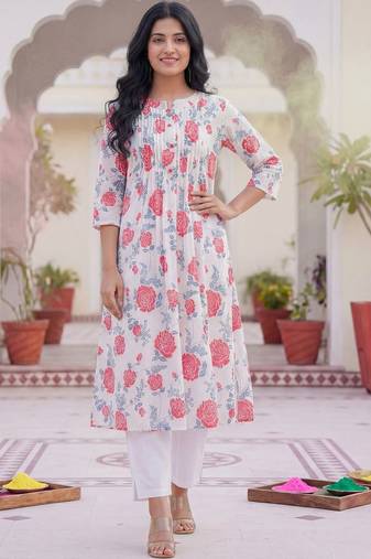 Women Floral Printed Regular  Cotton Kurta with Trousers