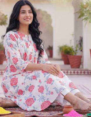 Women Floral Printed Regular Pure Cotton Kurta with Trousers 5