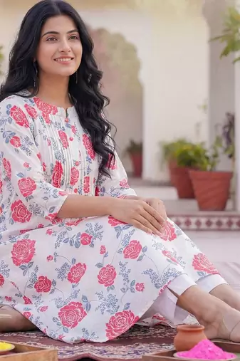 Women Floral Printed Regular Pure Cotton Kurta with Trousers