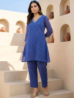 Women Ethnic Motifs Printed Regular Thread Work Kurti with Trousers 5