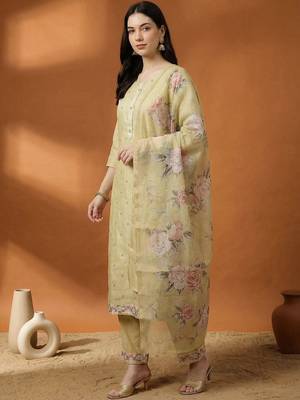 Women Floral Printed Regular Thread Work Linen Kurta with Trousers & With Dupatta 2