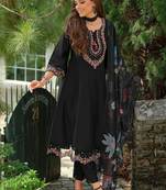 Floral Embroidered Notch neck Thread Work Straight Kurta With Trouser & Dupatta