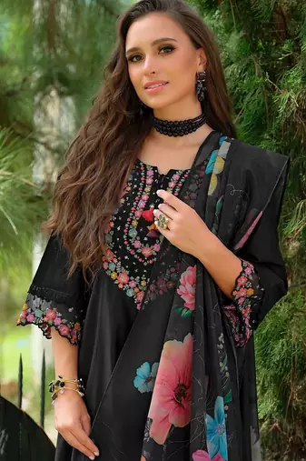 Floral Embroidered Notch neck Thread Work Straight Kurta With Trouser & Dupatta