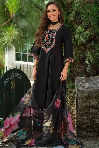 Floral Embroidered Notch neck Thread Work Straight Kurta With Trouser & Dupatta