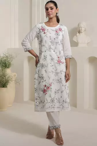 Women Floral Embroidered Thread Work Kurta With Trousers & Dupatta Kurta Sets