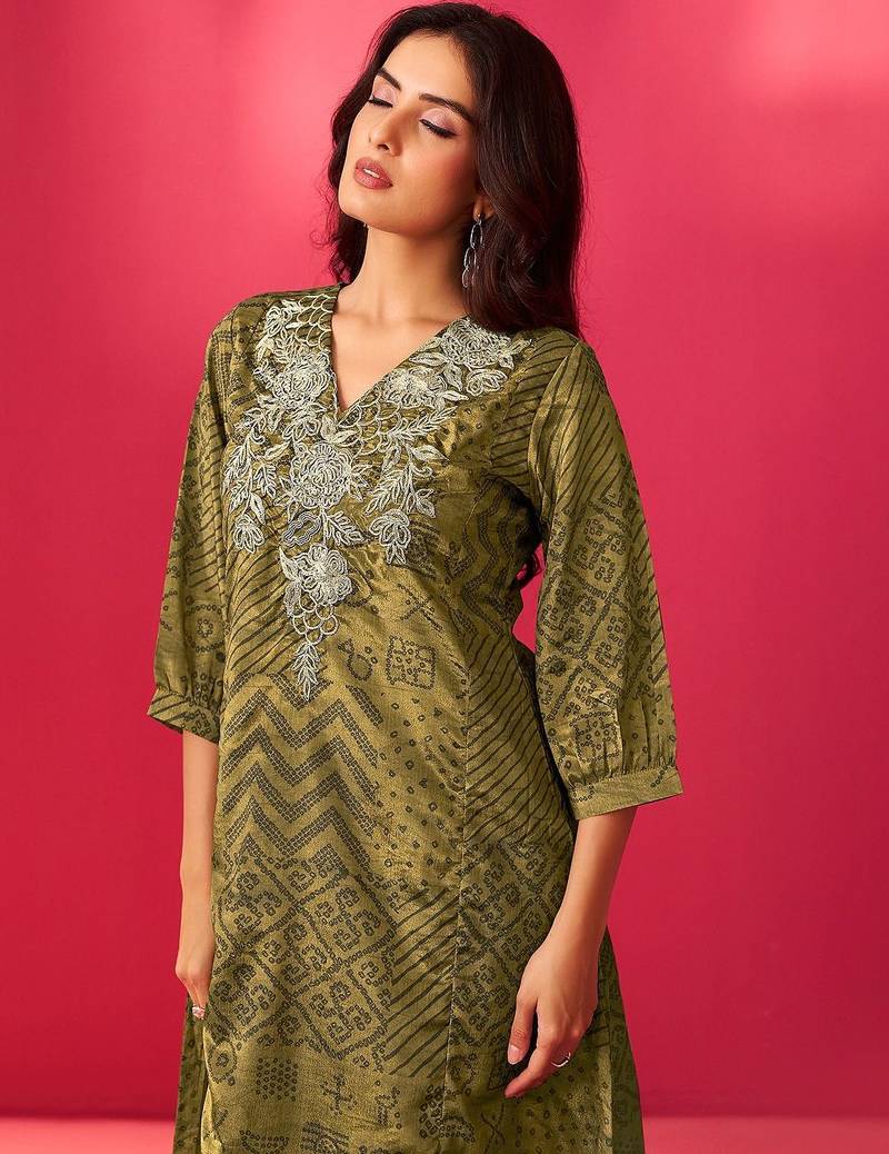Women Ethnic Motifs Printed Straight Thread Work Kurta with Trousers