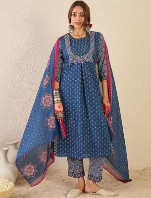 Women Ethnic Motifs Printed Regular Pure Cotton Kurta Set With Dupatta 2