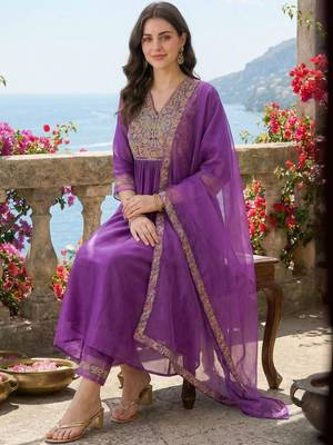 Women Ethnic Motifs Embroidered Empire Thread Work Liva Kurta with Trousers & With Dupatta 4