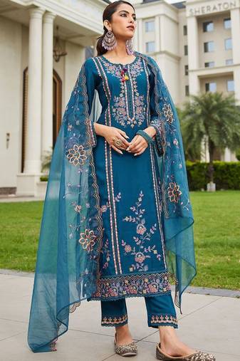 Women Floral Embroidered Regular Thread Work Kurta with Trousers & With Dupatta