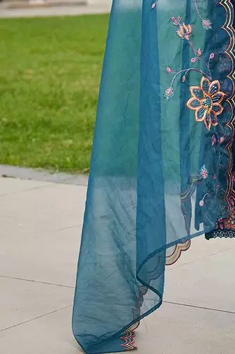 Women Floral Embroidered Regular Thread Work Kurta with Trousers & With Dupatta