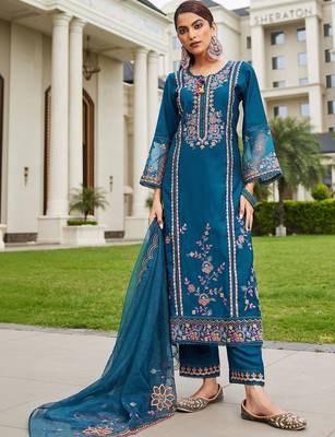 Women Floral Embroidered Regular Thread Work Kurta with Trousers & With Dupatta 4