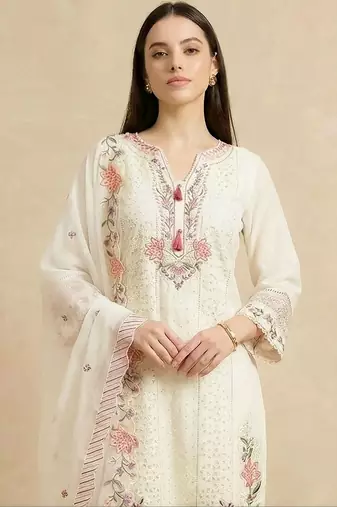 Women Floral Embroidered Regular Thread Work Kurta with Trousers & With Dupatta