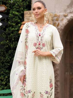 Women Floral Embroidered Regular Thread Work Kurta with Trousers & With Dupatta 3