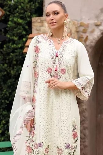 Women Floral Embroidered Regular Thread Work Kurta with Trousers & With Dupatta