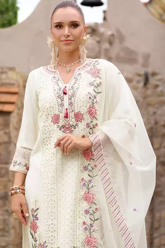 Women Floral Embroidered Regular Thread Work Kurta with Trousers & With Dupatta