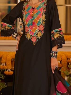 Women Floral Embroidered Kurta with Trousers & Dupatta 2