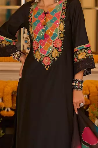 Women Floral Embroidered Kurta with Trousers & Dupatta