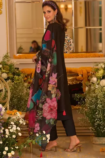 Women Floral Embroidered Kurta with Trousers & Dupatta